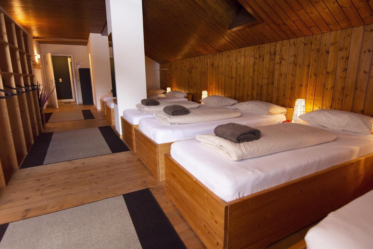 Sust Lodge Am Gotthard Hospental Quarto foto