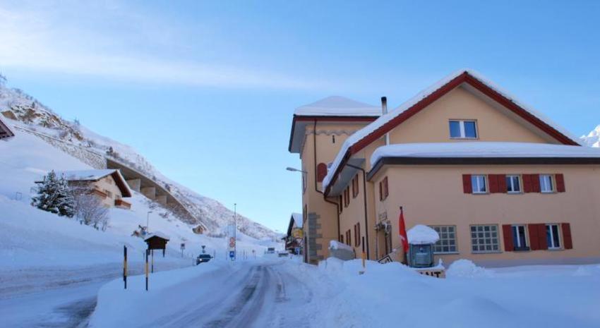 Sust Lodge Am Gotthard Hospental Exterior foto